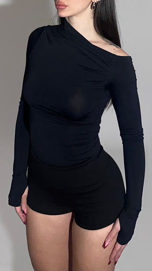 Black shirt Kim in lycra