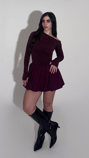 Total burgundy mini balloon skirt