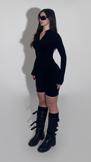 Short ribbed suit w/zipper