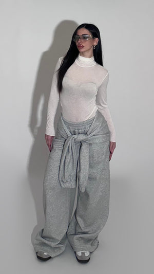 Semi-seen turtleneck white sweater