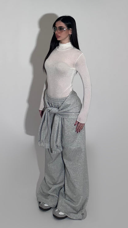 Semi-seen turtleneck white sweater